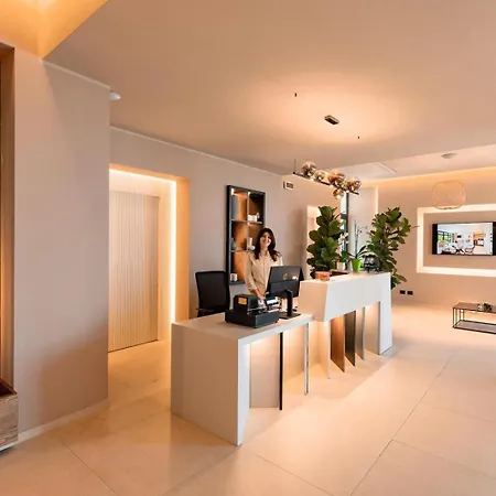 Ananea Yachting מלון