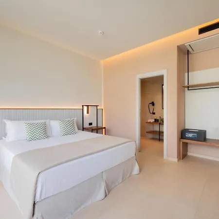 Ananea Yachting Hotell 4*