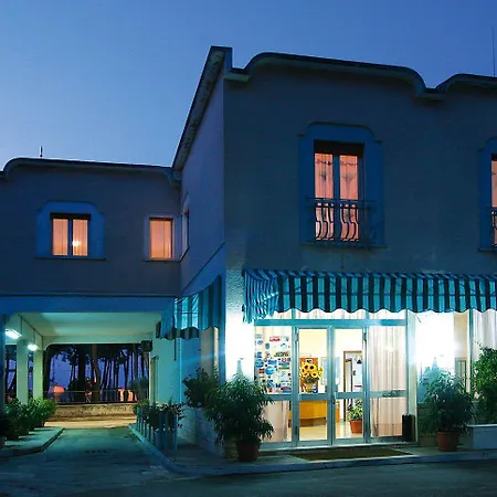 Ananea Yachting Hotell 4*