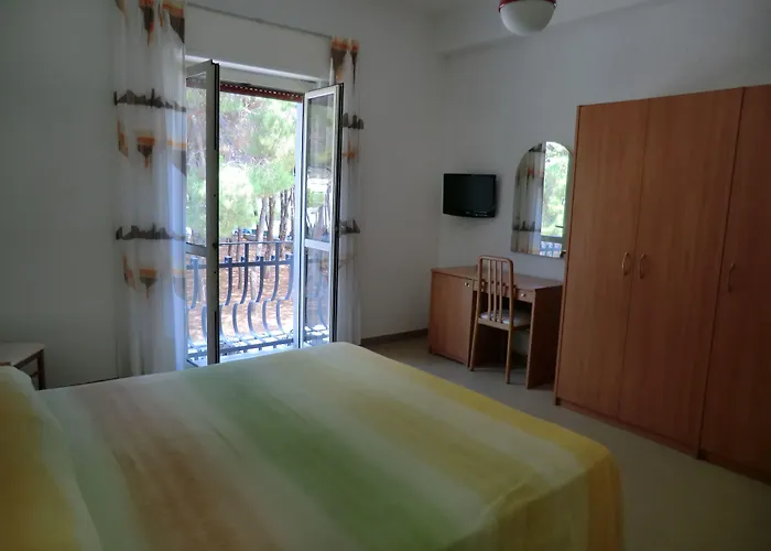 מלון Ananea Yachting 4*