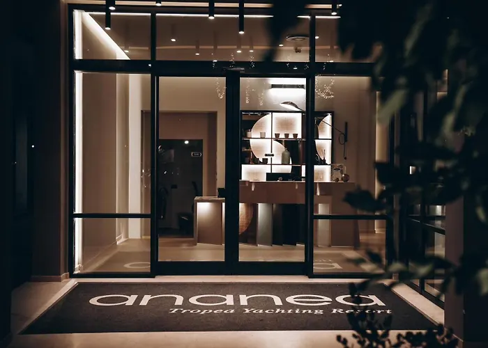 מלון Ananea Yachting 4*